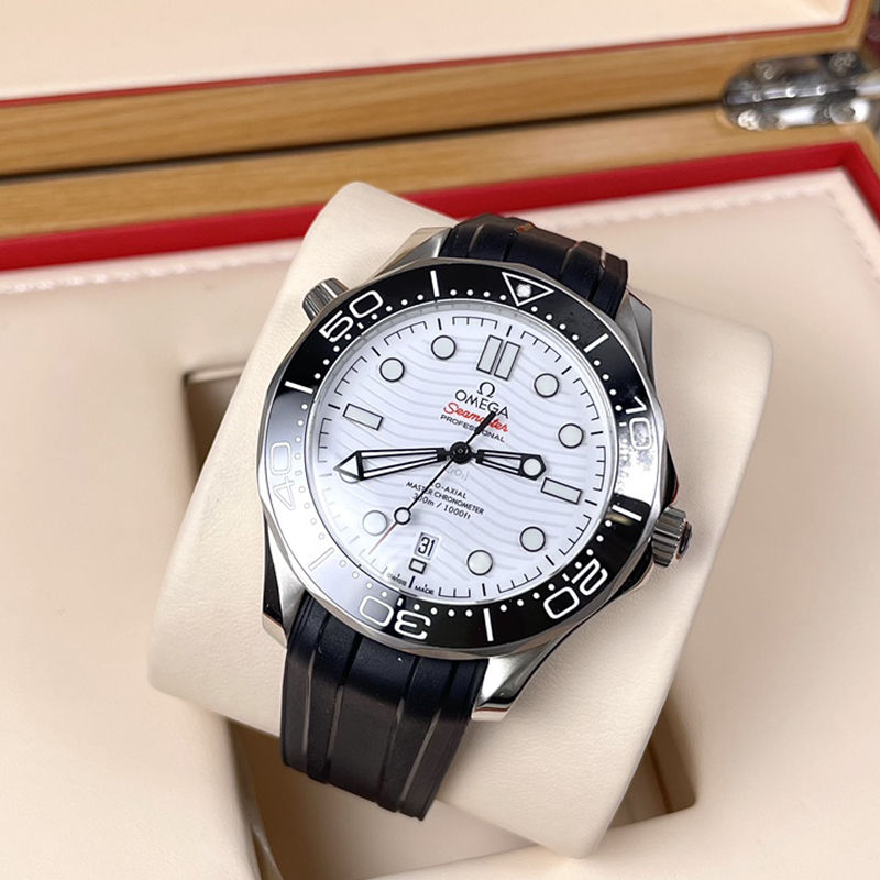 Seamaster · 42mm · 210.32.42.20.04.001