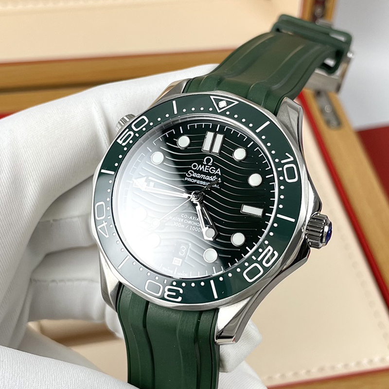 Seamaster · 42mm · 210.32.42.20.10.001