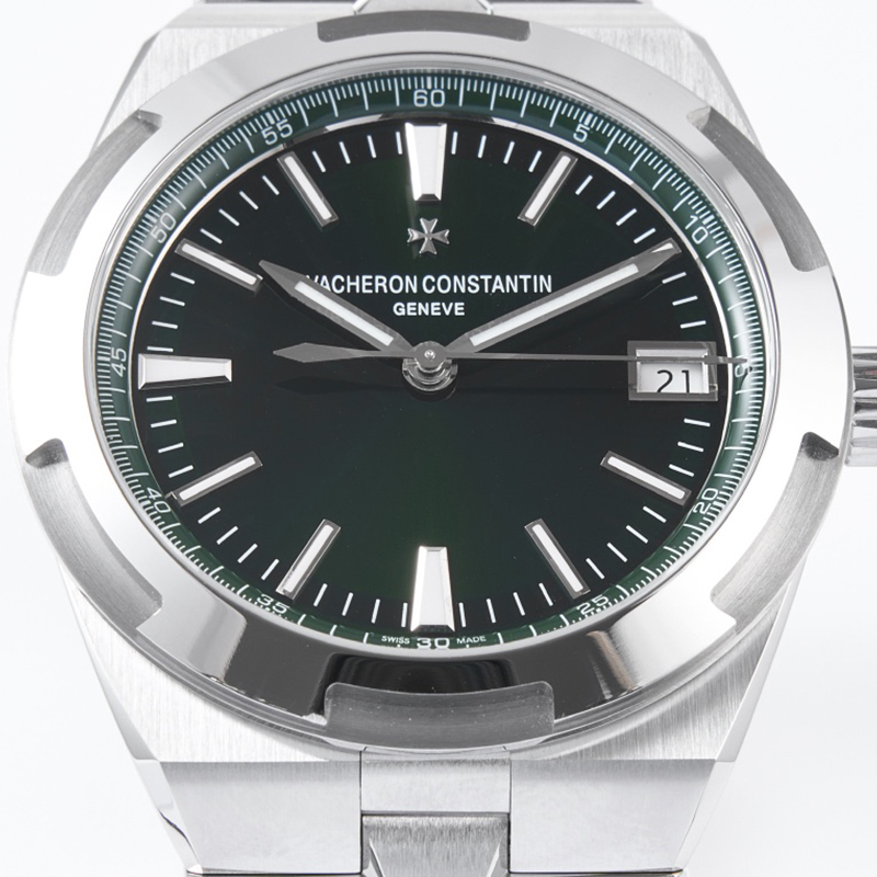  Overseas · 41mm · 4520V-Green